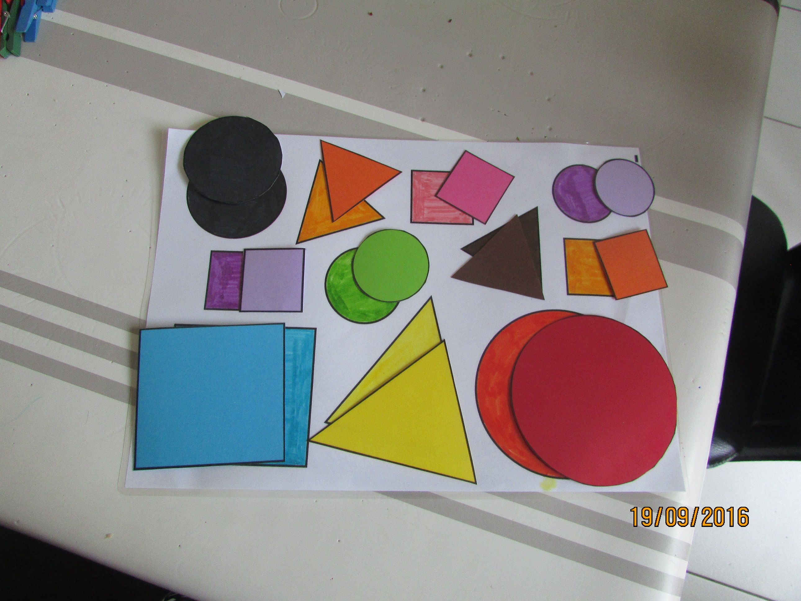 Forme Et Couleur Des Bricoleurs Les Apprentis Montessori